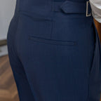 Vienna Tailored Buckle Trousers - Pantalon met Plooi en Verstelbare Gesp | Mokum Alef