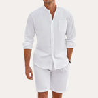 Witte heren zomerset met overhemd en korte broek in luchtige stof van Mokum Alef